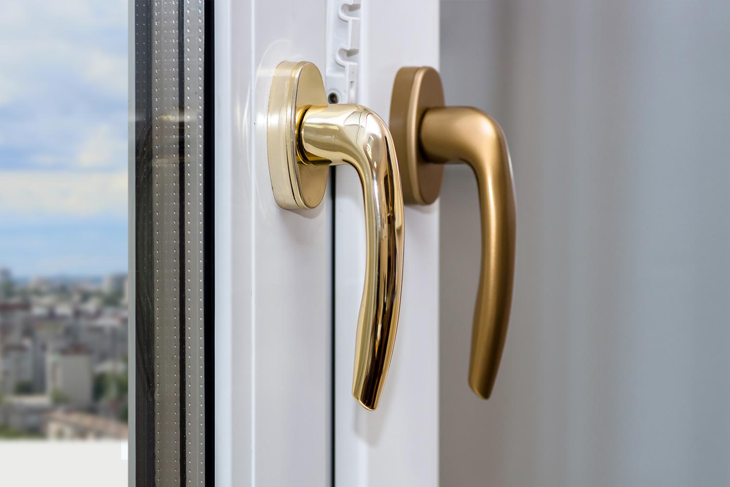 Manillas y elementos de cierre