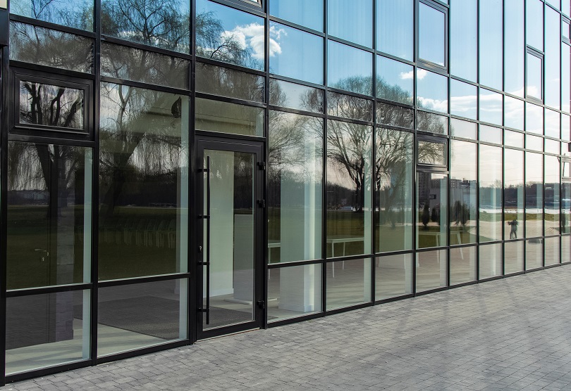 Acristalamiento de fachadas de centros de negocios